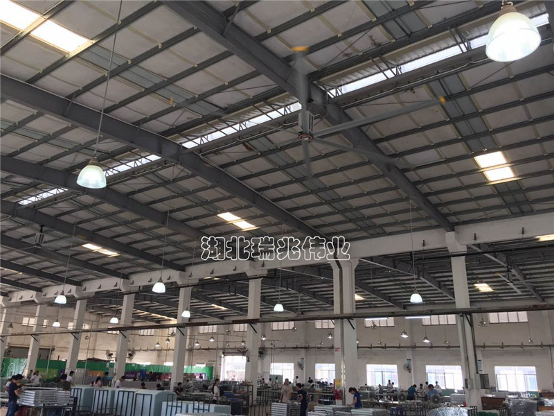 大型工業(yè)風(fēng)扇、工業(yè)大吊扇、工業(yè)大風(fēng)扇、工業(yè)節(jié)能風(fēng)扇、車間溫控設(shè)備